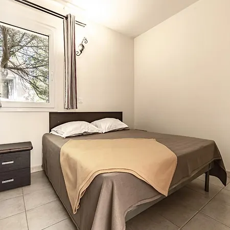 Lisa Maria E N60 3p7 Sari-Solenzara