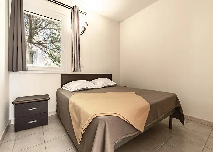 Lisa Maria E N60 3p7 Sari-Solenzara